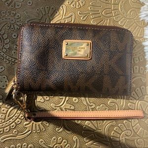 Michael Kors Wristlet Wallet